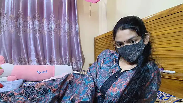 Snapshot of Srabontii chatting on 11.30.25 Srabontii online show from 11.30.25