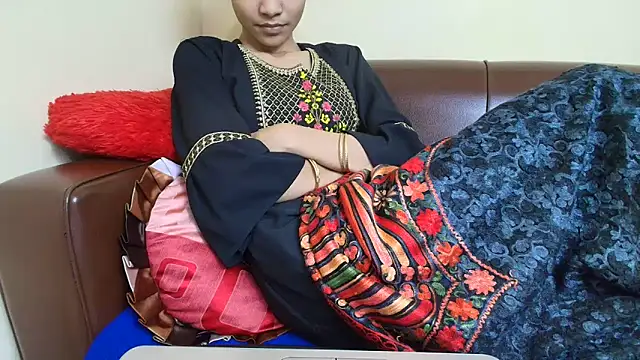 Snapshot of Srabontii chatting on 12.04.25 Srabontii online show from 12.04.25