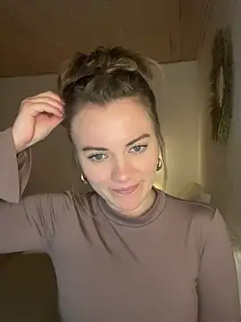 Snapshot of Milla__one chatting on 01.05.25 Milla  one online show from 01.05.25