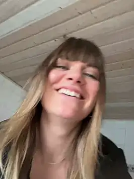 Snapshot of Milla__one chatting on 02.04.25 Milla  one online show from 02.04.25