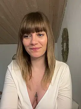 Snapshot of Milla__one chatting on 02.11.25 Milla  one online show from 02.11.25