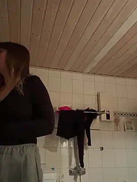 Snapshot of Milla__one chatting on 02.17.25 Milla  one online show from 02.17.25