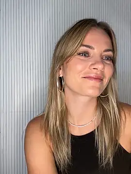 Snapshot of Milla__one chatting on 09.15.25 Milla  one online show from 09.15.25