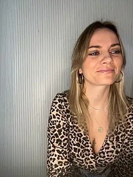 Snapshot of Milla__one chatting on 10.10.25 Milla  one online show from 10.10.25