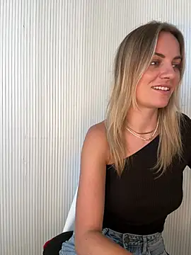 Snapshot of Milla__one chatting on 06.15.26 Milla one online show from 06.15.26
