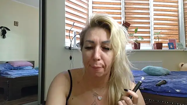Snapshot of Denny_Brenda chatting on 02.16.25 Denny Brenda online show from 02.16.25