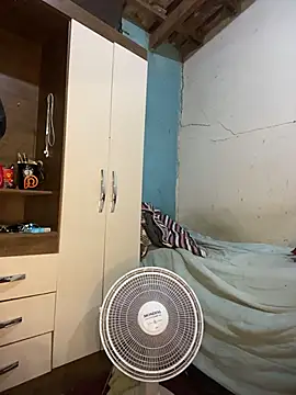 Leosilvaj1 online show from 04.21.26