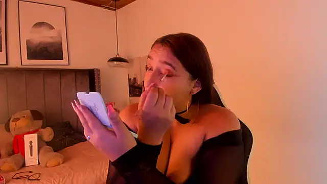 Snapshot of Alaia_Cute chatting on 12.31.24 Alaia Cute online show from 12.31.24