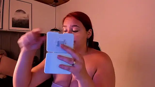 Snapshot of Alaia_Cute chatting on 01.11.25 Alaia Cute online show from 01.11.25