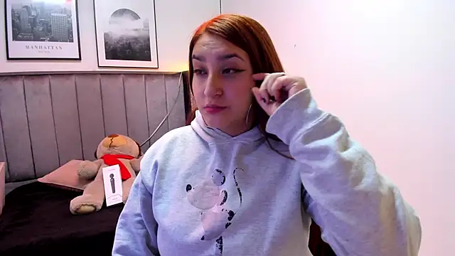 Snapshot of Alaia_Cute chatting on 01.20.25 Alaia Cute online show from 01.20.25