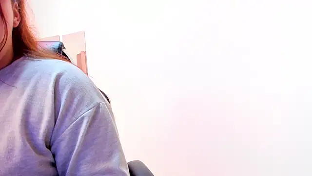 Snapshot of Alaia_Cute chatting on 03.10.25 Alaia Cute online show from 03.10.25