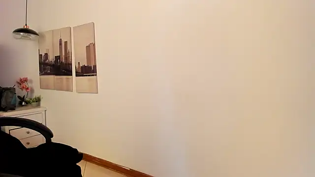 Snapshot of Alaia_Cute chatting on 03.11.25 Alaia Cute online show from 03.11.25