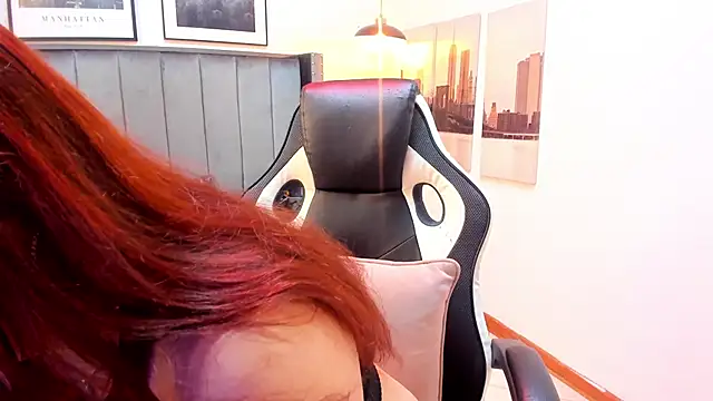 Snapshot of Alaia_Cute chatting on 03.11.25 Alaia Cute online show from 03.11.25