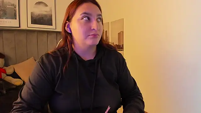 Snapshot of Alaia_Cute chatting on 03.22.25 Alaia Cute online show from 03.22.25