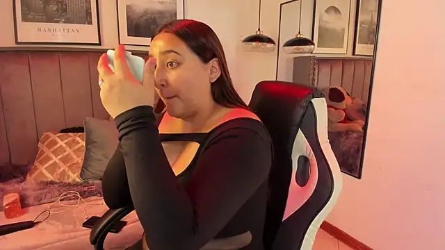 Snapshot of Alaia_Cute chatting on 09.20.25 Alaia Cute online show from 09.20.25