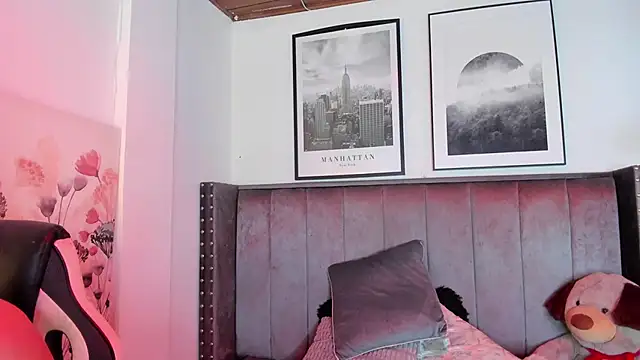 Snapshot of Alaia_Cute chatting on 10.09.25 Alaia Cute online show from 10.09.25