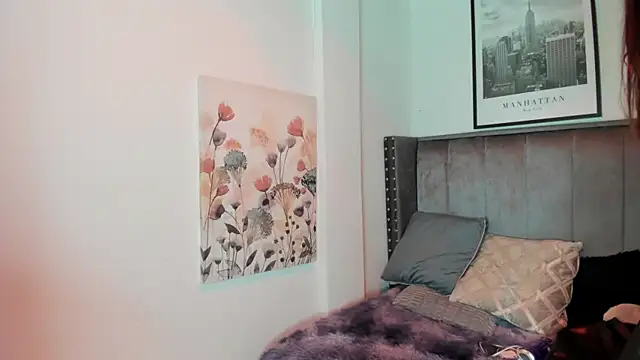 Snapshot of Alaia_Cute chatting on 10.15.25 Alaia Cute online show from 10.15.25