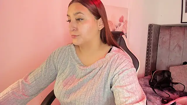 Snapshot of Alaia_Cute chatting on 11.15.25 Alaia Cute online show from 11.15.25