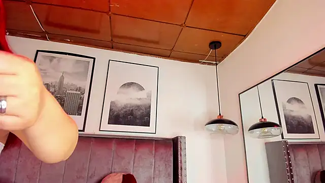 Snapshot of Alaia_Cute chatting on 11.21.25 Alaia Cute online show from 11.21.25