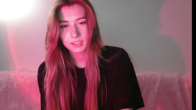 Snapshot of ErikaShyy chatting on 12.30.24 ErikaShyy online show from 12.30.24