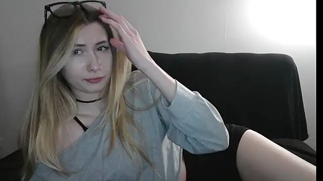 ErikaShyy online show from 03.03.26