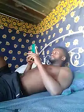 Snapshot of bull_Giant chatting on 12.10.24 bull Giant online show from 12.10.24