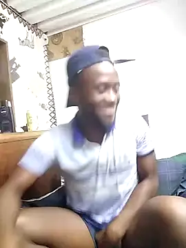 Snapshot of bull_Giant chatting on 12.10.24 bull Giant online show from 12.10.24