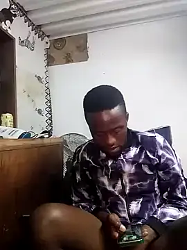 Snapshot of bull_Giant chatting on 12.11.24 bull Giant online show from 12.11.24