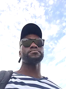 Snapshot of bull_Giant chatting on 12.18.24 bull Giant online show from 12.18.24