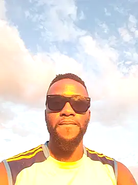 Snapshot of bull_Giant chatting on 02.01.25 bull Giant online show from 02.01.25