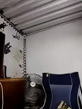 Snapshot of bull_Giant chatting on 02.16.25 bull Giant online show from 02.16.25