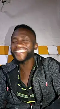 Snapshot of bull_Giant chatting on 03.02.25 bull Giant online show from 03.02.25