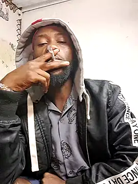 Snapshot of bull_Giant chatting on 03.10.25 bull Giant online show from 03.10.25