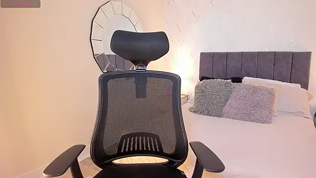 CyntiaAdams online show from 09.19.25