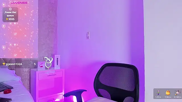 Snapshot of LiaFlowers chatting on 01.28.25 LiaFlowers online show from 01.28.25