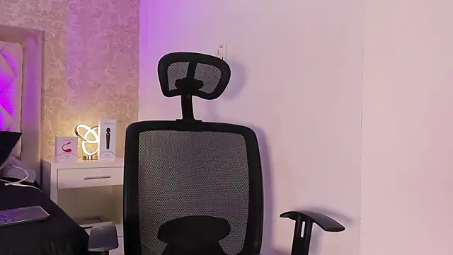 Snapshot of LiaFlowers chatting on 03.01.25 LiaFlowers online show from 03.01.25