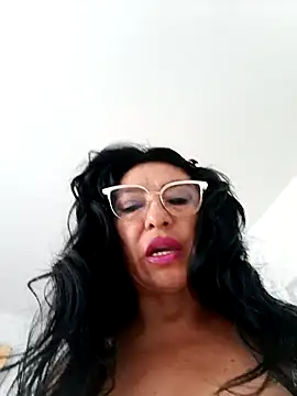 Snapshot of katysquirtdirty chatting on 05.08.26 katysquirtdirty online show from 05.08.26
