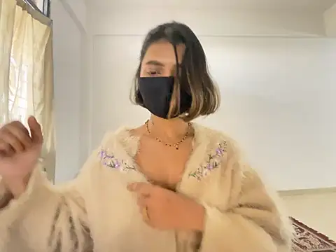 Snapshot of MaYaa__11 chatting on 01.03.25 MaYaa 11 online show from 01.03.25