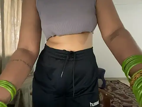 Snapshot of MaYaa__11 chatting on 01.14.25 MaYaa 11 online show from 01.14.25