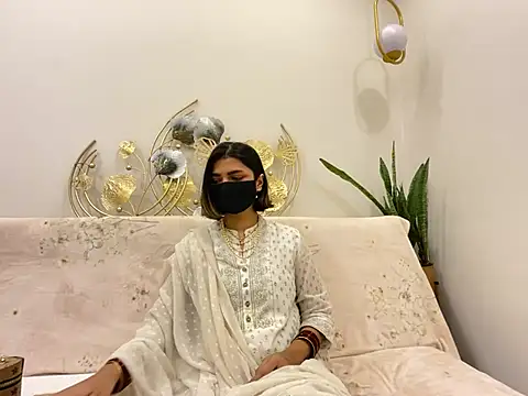 Snapshot of MaYaa__11 chatting on 02.14.25 MaYaa 11 online show from 02.14.25