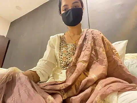 Snapshot of MaYaa__11 chatting on 03.09.25 MaYaa 11 online show from 03.09.25