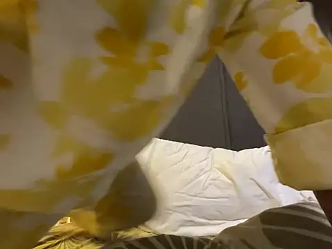 Snapshot of MaYaa__11 chatting on 03.11.25 MaYaa 11 online show from 03.11.25