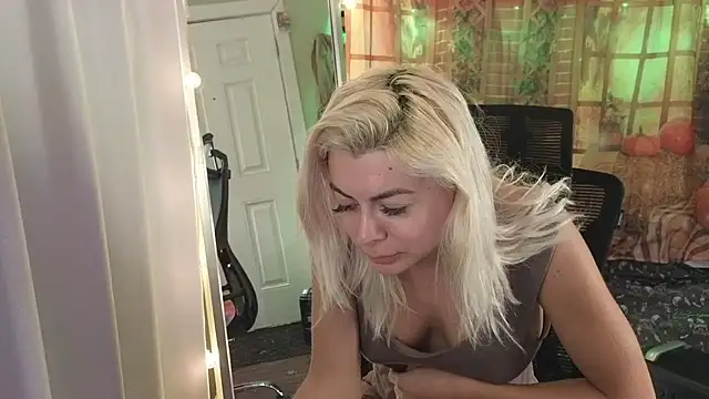 cunty tranny lydia online show from 12.16.25