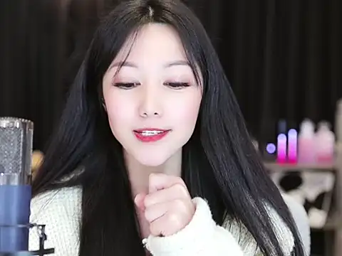 Nuyoah-77 online show from 01.13.25