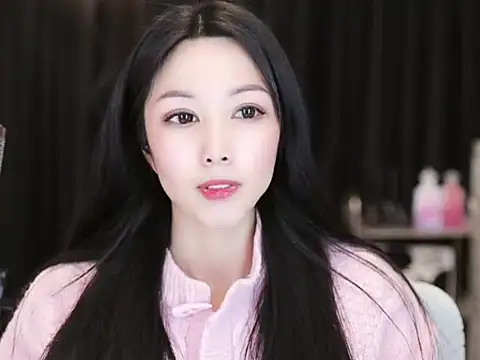 Nuyoah-77 online show from 01.17.25