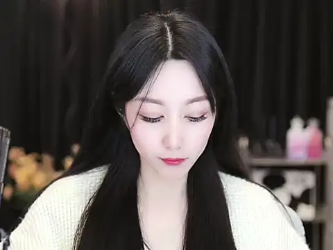 Nuyoah-77 online show from 01.18.25