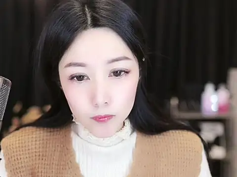 Nuyoah-77 online show from 02.05.25