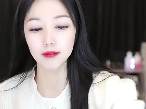 Nuyoah-77 online show from 02.10.25