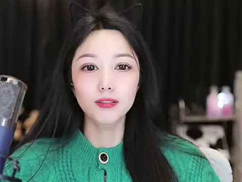 Nuyoah-77 online show from 02.17.25