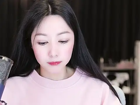 Nuyoah-77 online show from 03.17.25